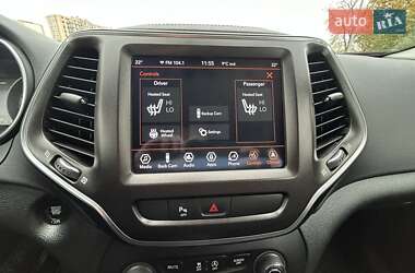Внедорожник / Кроссовер Jeep Cherokee 2019 в 