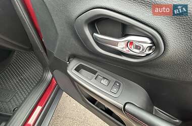 Внедорожник / Кроссовер Jeep Cherokee 2019 в 