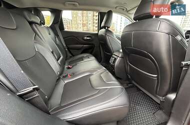Внедорожник / Кроссовер Jeep Cherokee 2019 в 