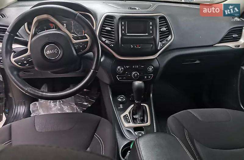 Внедорожник / Кроссовер Jeep Cherokee 2016 в Черкассах фото 8 Внедорожник / Кроссовер Jeep Cherokee 2016 в Черкассах