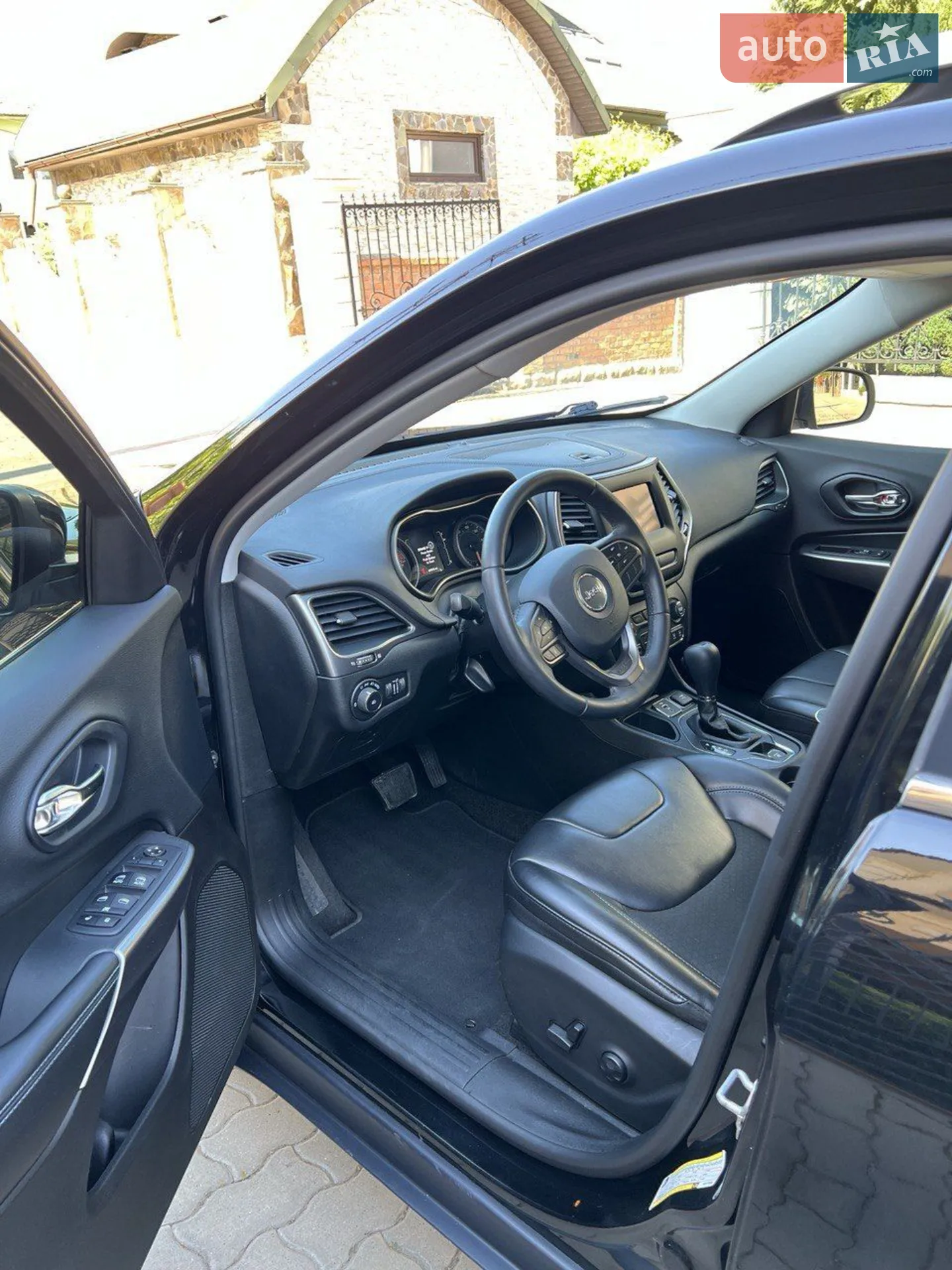 2018 Jeep Cherokee - мініатюра 29