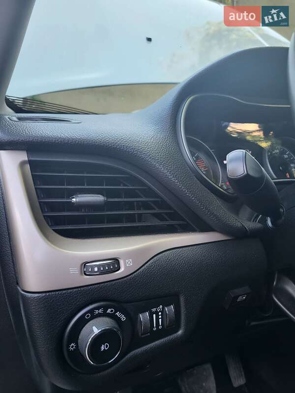 Внедорожник / Кроссовер Jeep Cherokee 2018 в Харькове