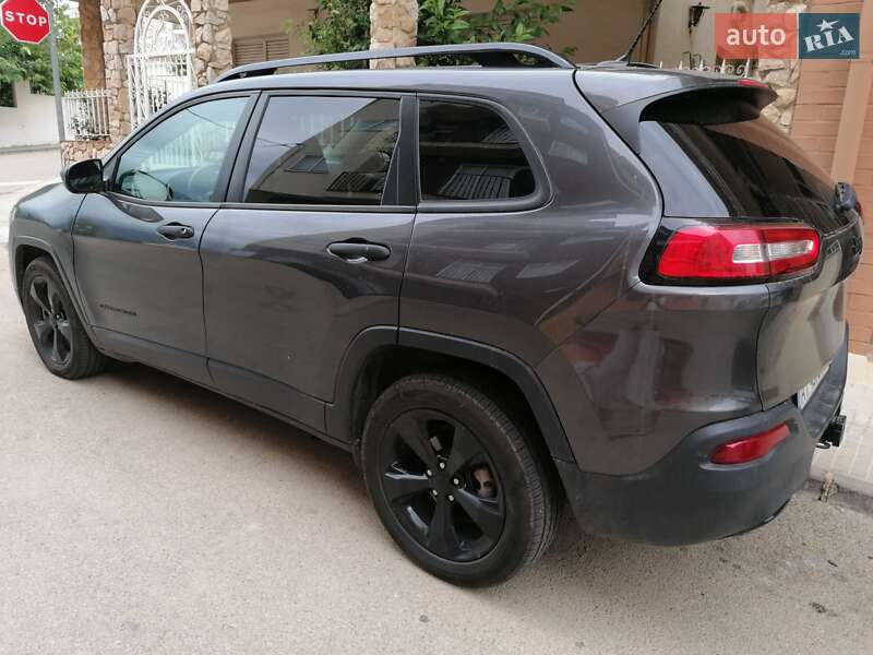 Позашляховик / Кросовер Jeep Cherokee 2016 в Києві