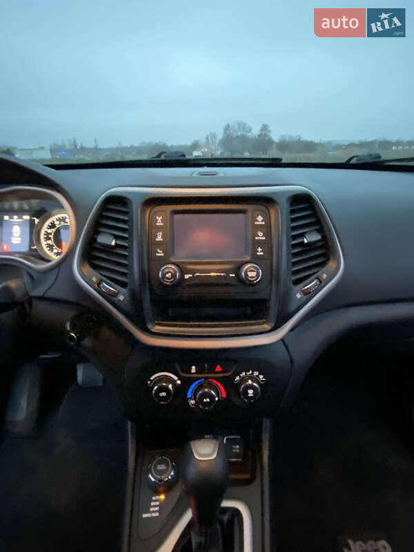 Внедорожник / Кроссовер Jeep Cherokee 2017 в Ромнах