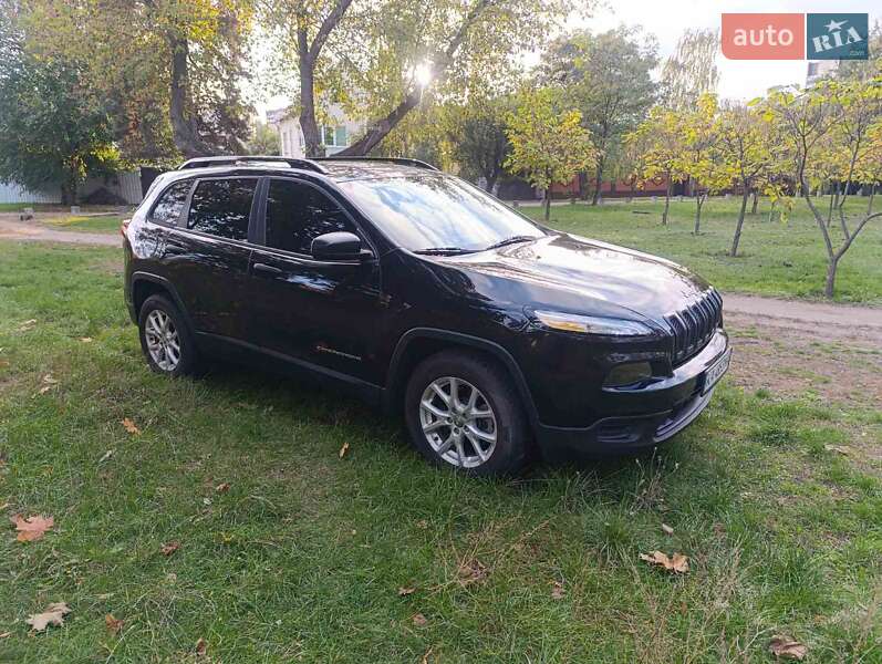 Внедорожник / Кроссовер Jeep Cherokee 2015 в Киеве