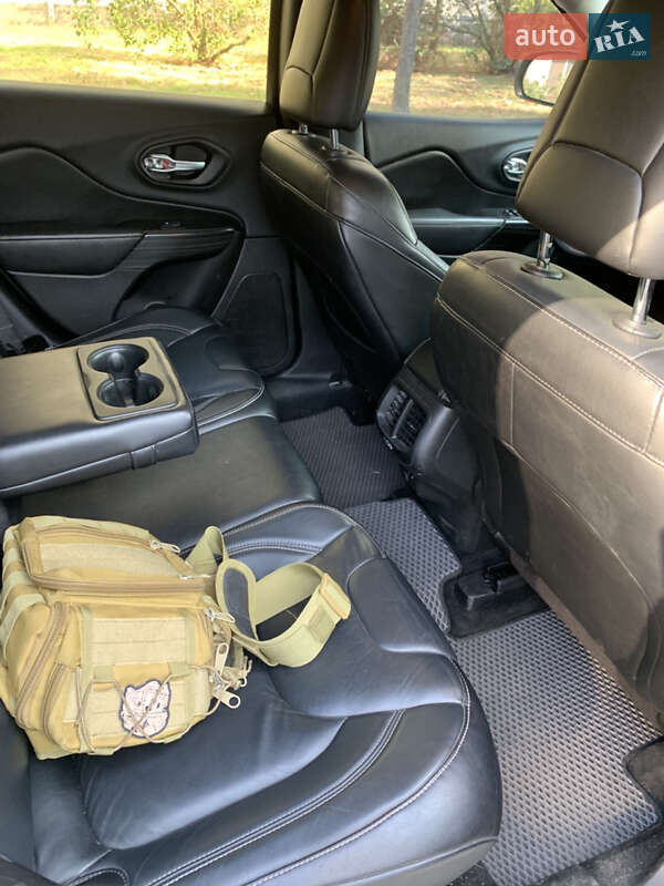 Позашляховик / Кросовер Jeep Cherokee 2013 в Полтаві фото 8 Позашляховик / Кросовер Jeep Cherokee 2013 в Полтаві