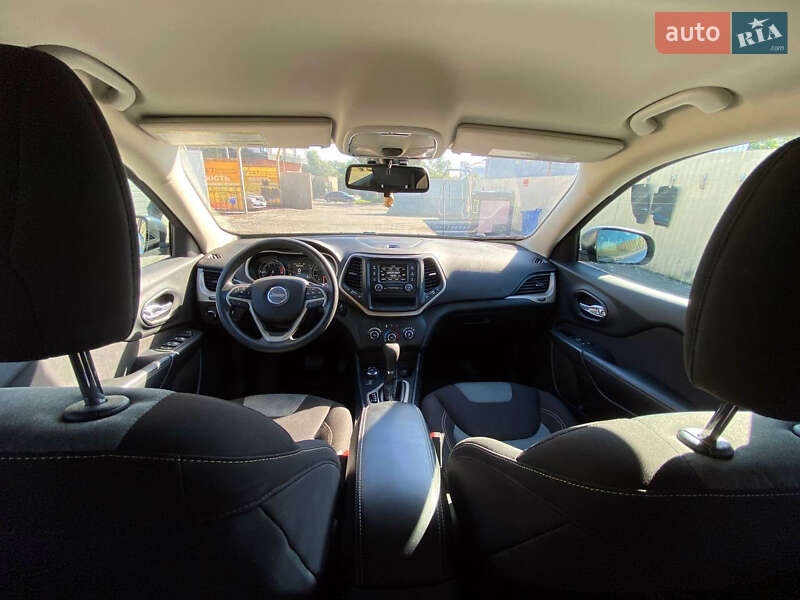 Позашляховик / Кросовер Jeep Cherokee 2016 в Одесі