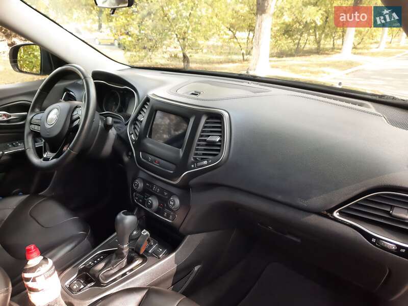 Позашляховик / Кросовер Jeep Cherokee 2018 в Чернігові