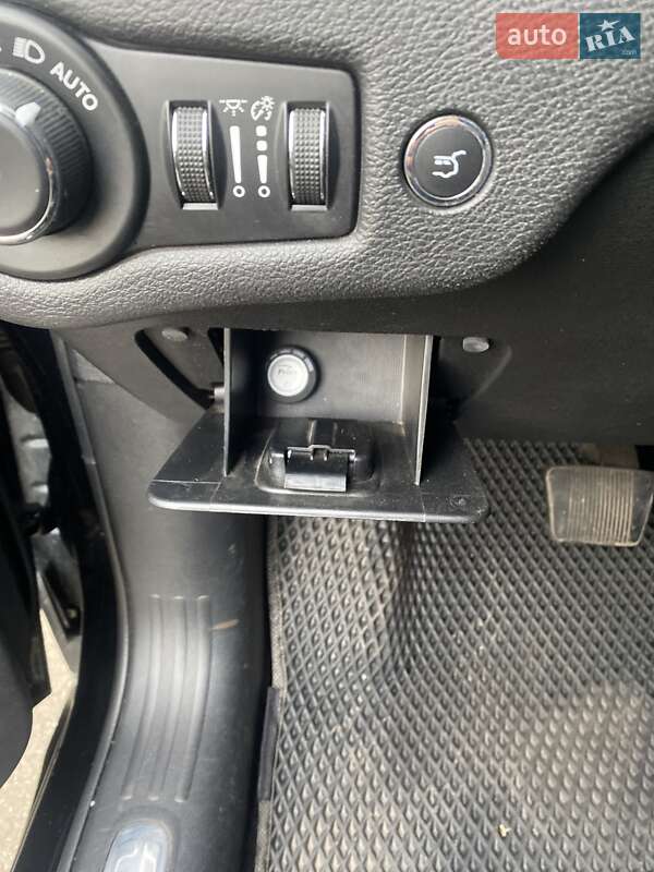 Позашляховик / Кросовер Jeep Cherokee 2020 в Кривому Розі