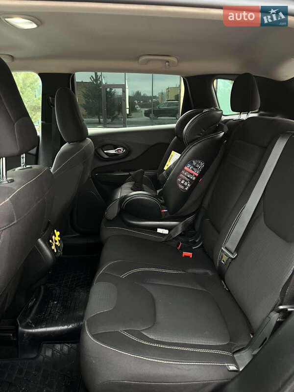 Внедорожник / Кроссовер Jeep Cherokee 2015 в Хмельницком фото 12 Внедорожник / Кроссовер Jeep Cherokee 2015 в Хмельницком