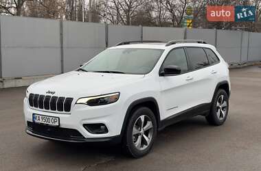 Позашляховик / Кросовер Jeep Cherokee 2022 в Києві