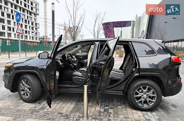 Внедорожник / Кроссовер Jeep Cherokee 2013 в Киеве