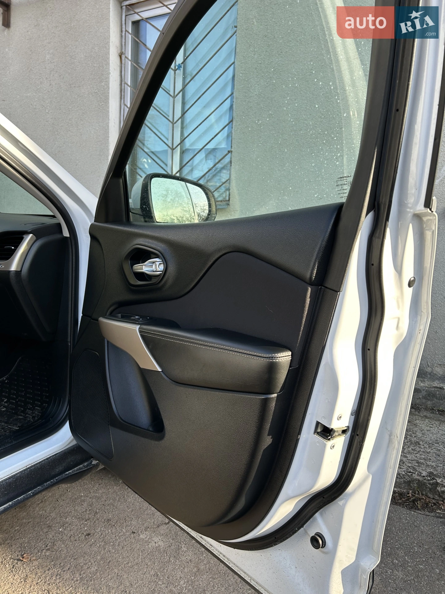 2017 Jeep Cherokee - мініатюра 11