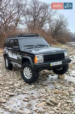 Позашляховик / Кросовер Jeep Cherokee 1993 в Сваляві