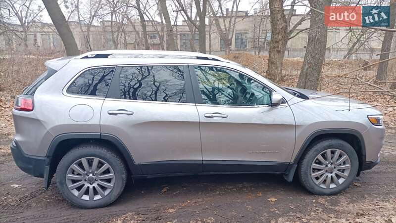 Внедорожник / Кроссовер Jeep Cherokee 2020 в Харькове