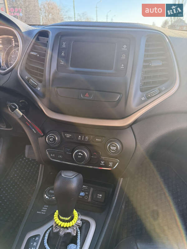 Внедорожник / Кроссовер Jeep Cherokee 2016 в Кривом Роге фото 13 Внедорожник / Кроссовер Jeep Cherokee 2016 в Кривом Роге