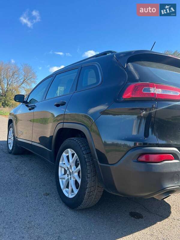 Внедорожник / Кроссовер Jeep Cherokee 2015 в Виннице