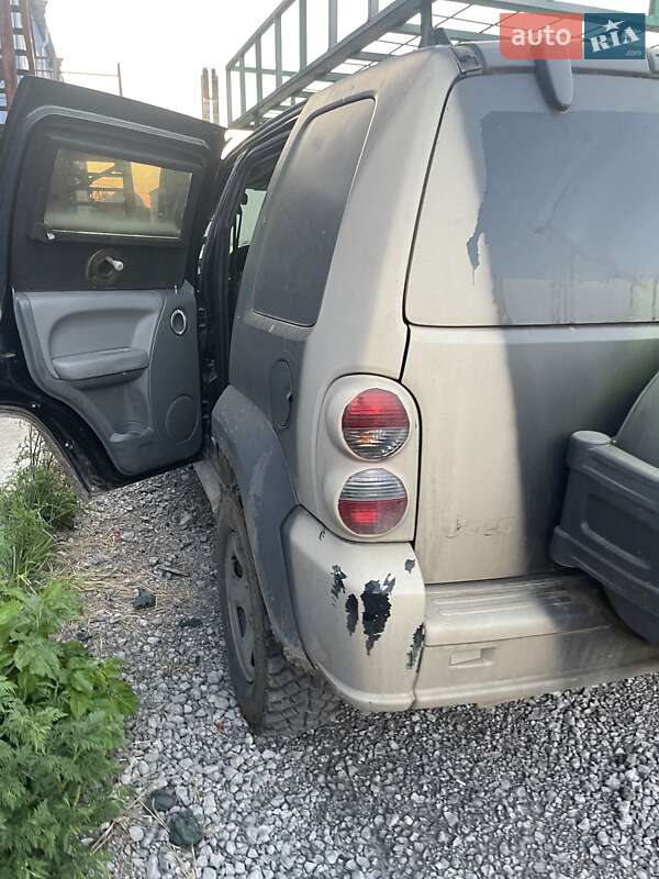 Внедорожник / Кроссовер Jeep Cherokee 2006 в Днепре