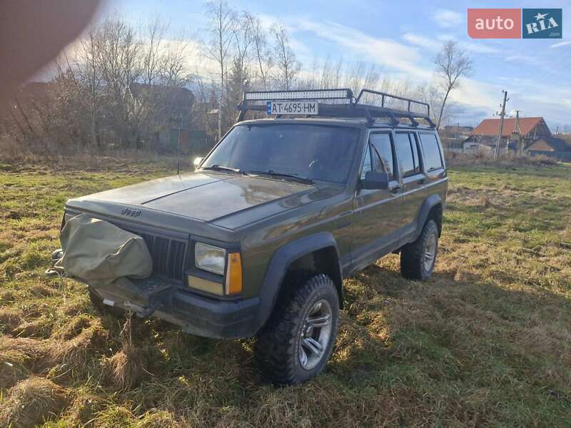 Внедорожник / Кроссовер Jeep Cherokee 1992 в Ивано-Франковске