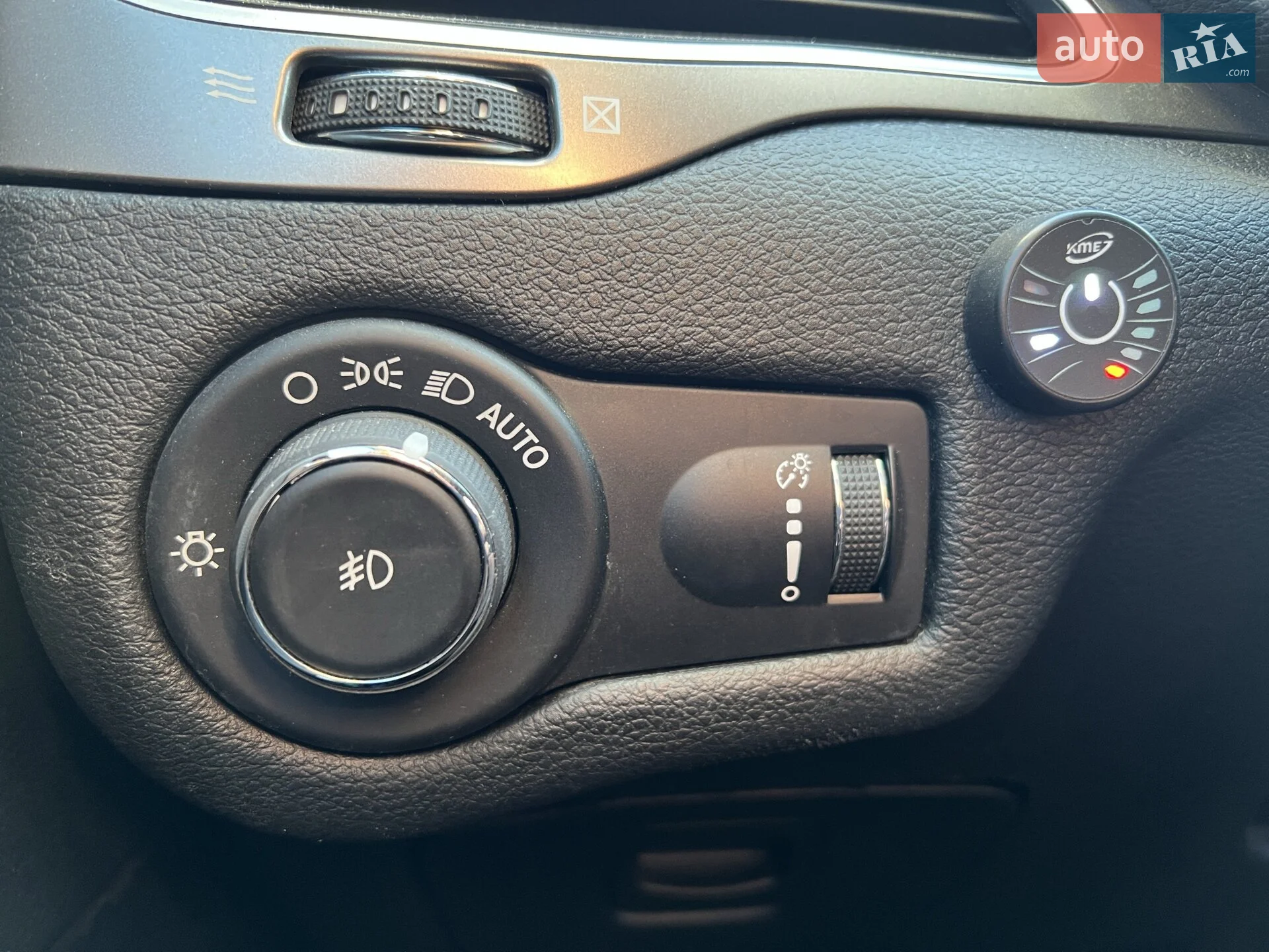 2019 Jeep Cherokee - мініатюра 18