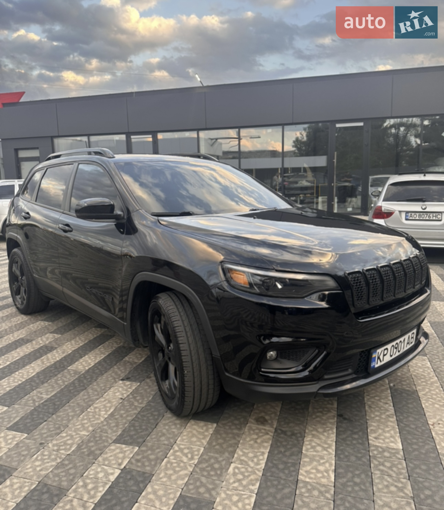 2019 Jeep Cherokee - фото 1