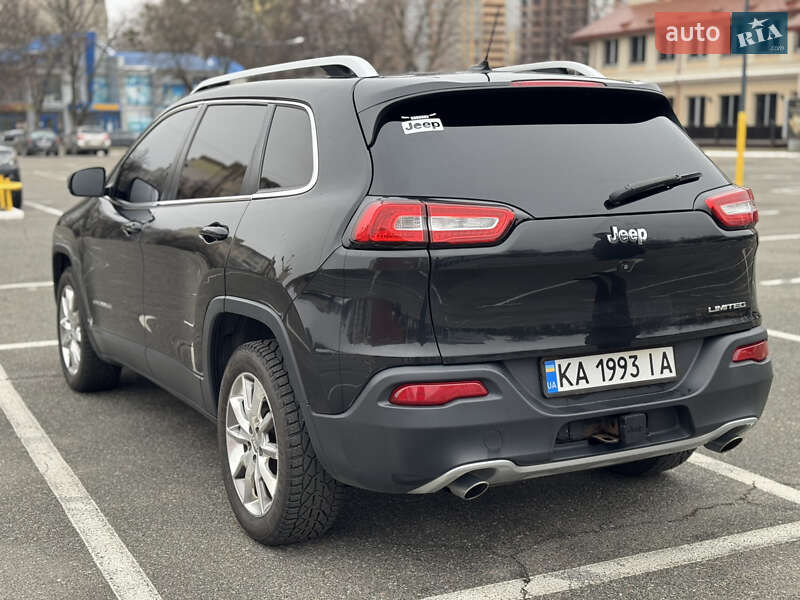 Внедорожник / Кроссовер Jeep Cherokee 2013 в Киеве