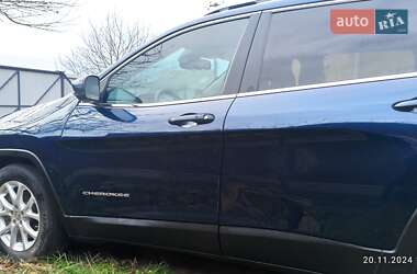 Внедорожник / Кроссовер Jeep Cherokee 2017 в 