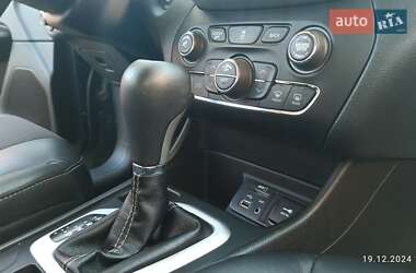 Внедорожник / Кроссовер Jeep Cherokee 2017 в 