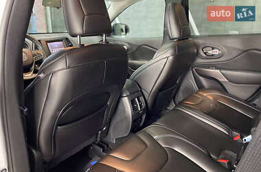 Внедорожник / Кроссовер Jeep Cherokee 2018 в 