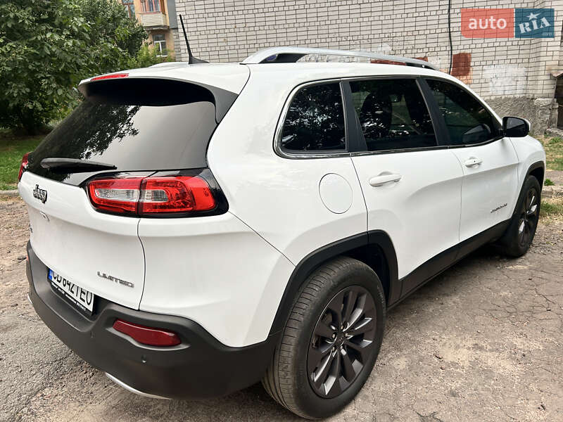 Внедорожник / Кроссовер Jeep Cherokee 2017 в 