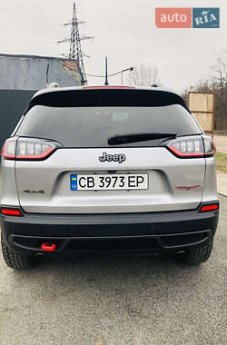Позашляховик / Кросовер Jeep Cherokee 2018 в 