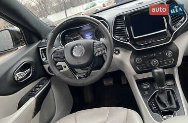 Внедорожник / Кроссовер Jeep Cherokee 2019 в 