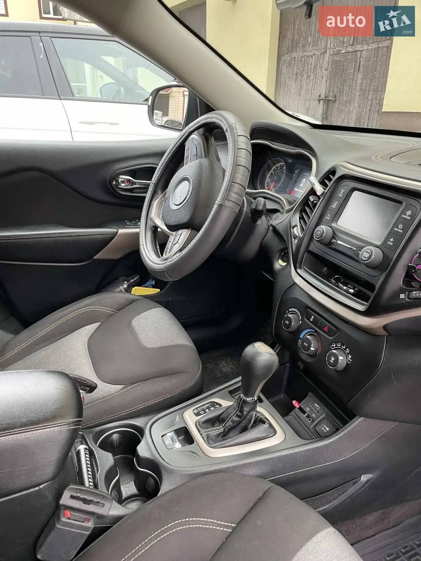 2017 Jeep Cherokee - мініатюра 6
