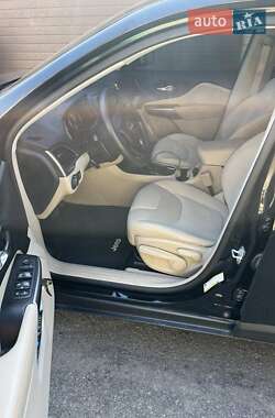 Внедорожник / Кроссовер Jeep Cherokee 2019 в 