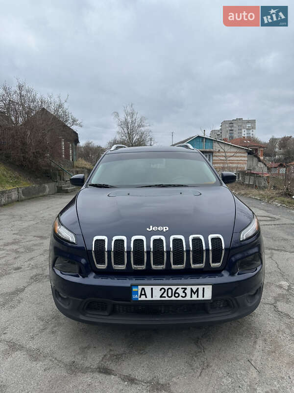 Внедорожник / Кроссовер Jeep Cherokee 2015 в 
