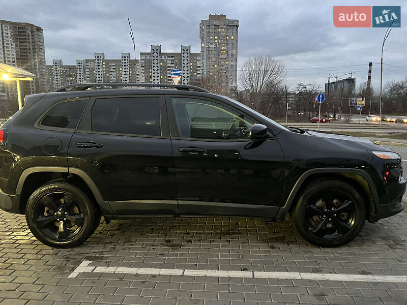 Внедорожник / Кроссовер Jeep Cherokee 2017 в Киеве