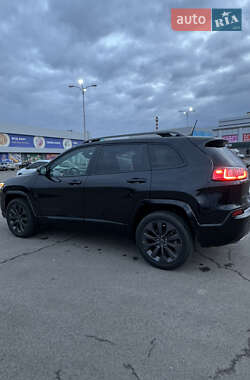Внедорожник / Кроссовер Jeep Cherokee 2019 в 