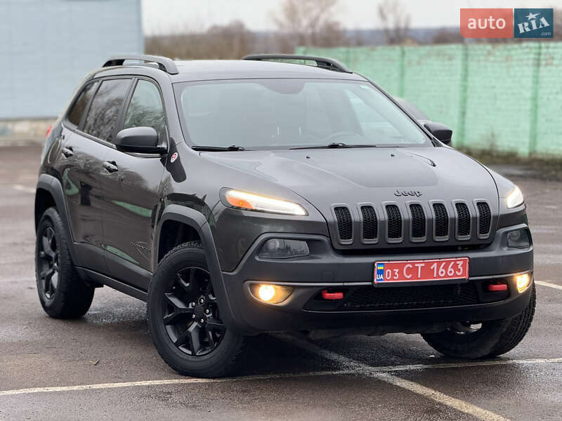 Внедорожник / Кроссовер Jeep Cherokee 2017 в Дубно