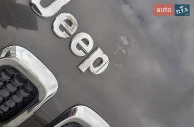 Внедорожник / Кроссовер Jeep Cherokee 2014 в 
