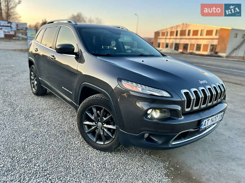 Внедорожник / Кроссовер Jeep Cherokee 2016 в Ивано-Франковске