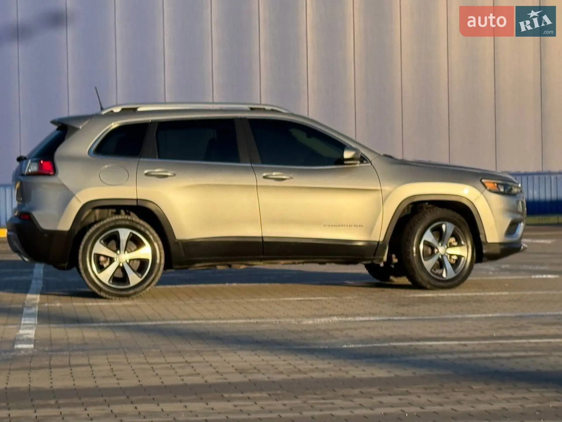 2020 Jeep Cherokee - мініатюра 8