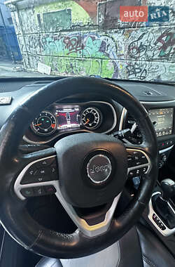 Внедорожник / Кроссовер Jeep Cherokee 2014 в 