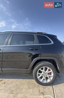 Внедорожник / Кроссовер Jeep Cherokee 2016 в 