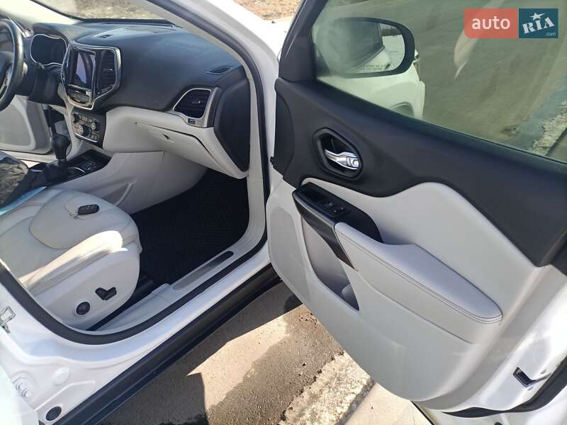 Внедорожник / Кроссовер Jeep Cherokee 2020 в Василькове