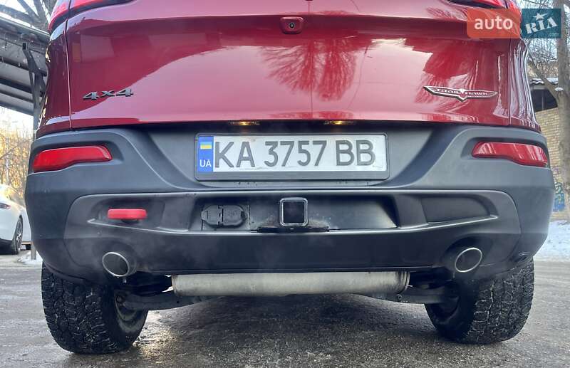 Внедорожник / Кроссовер Jeep Cherokee 2014 в Киеве