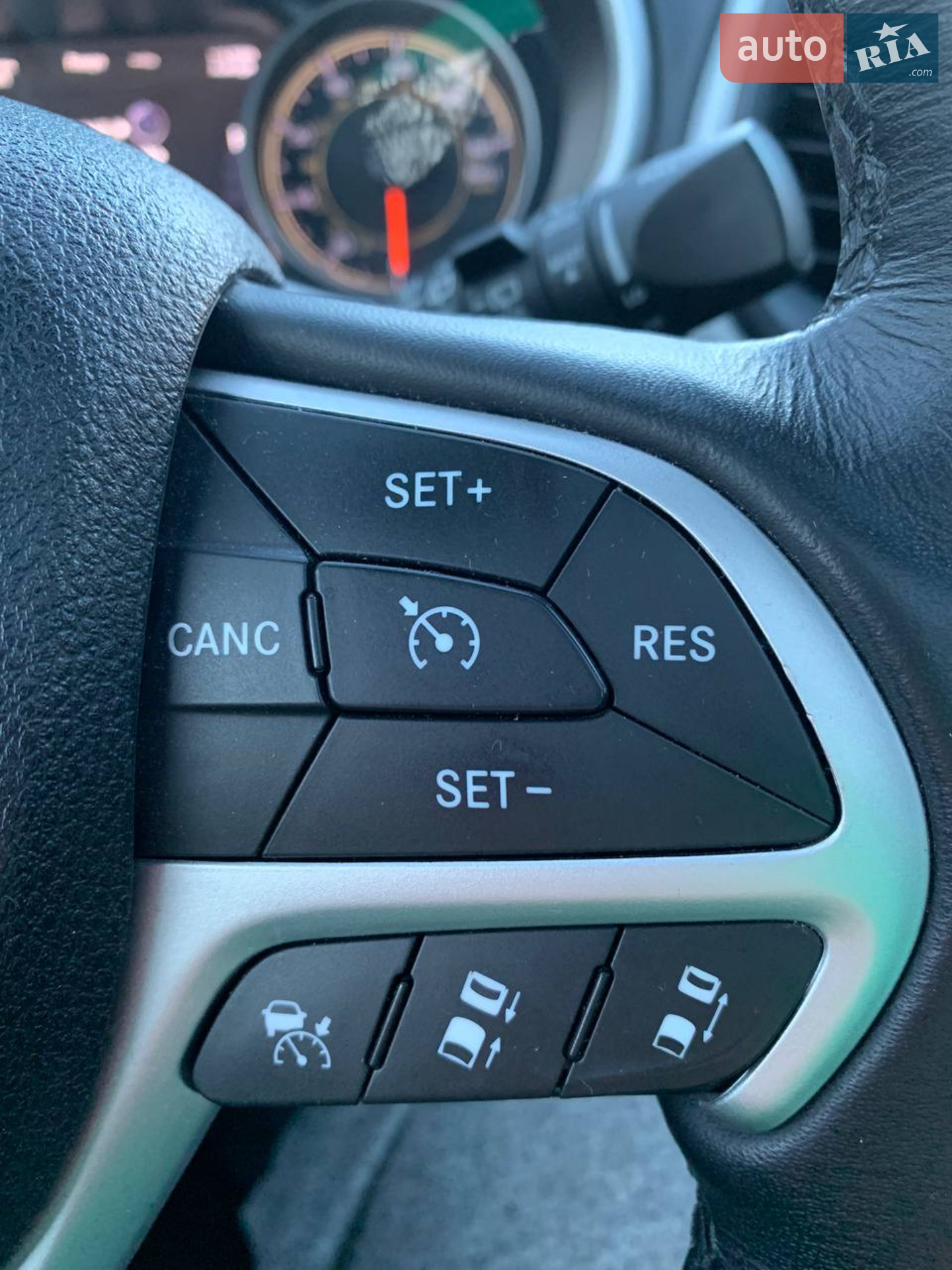 2015 Jeep Cherokee - мініатюра 23