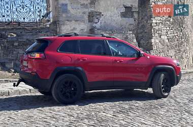Внедорожник / Кроссовер Jeep Cherokee 2018 в 