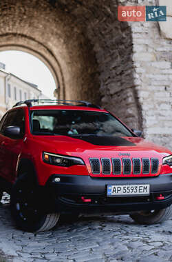Внедорожник / Кроссовер Jeep Cherokee 2018 в 