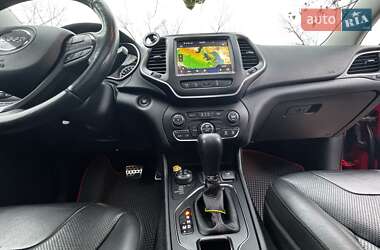 Внедорожник / Кроссовер Jeep Cherokee 2018 в 