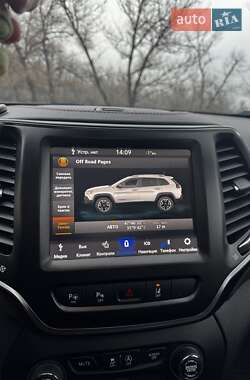 Внедорожник / Кроссовер Jeep Cherokee 2018 в 